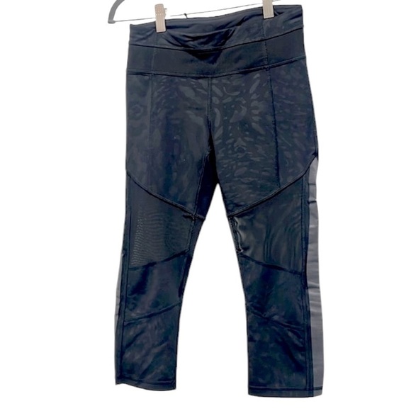 Lululemon pace mesh camo crop black cheetah print side reflective panels size 4 - Picture 3 of 16